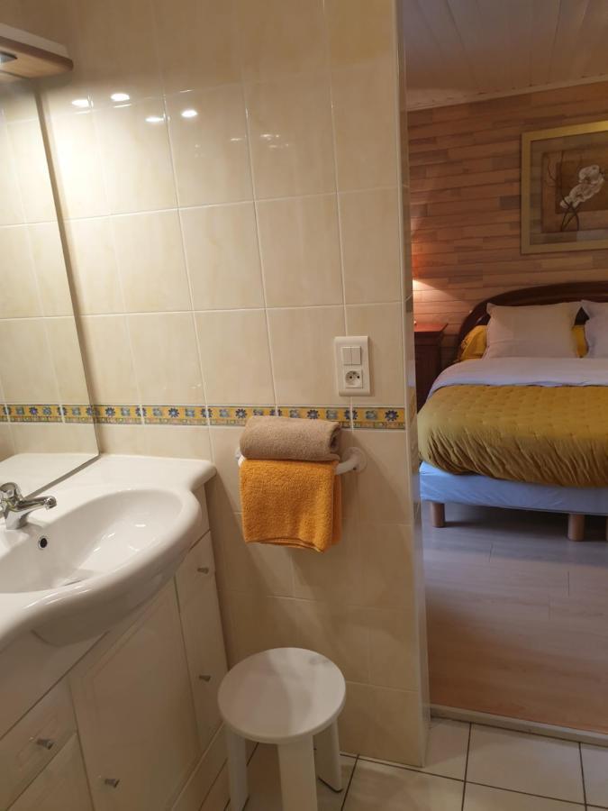 Chambres D'Hotes Kerioret Izella Kerlaz Exteriör bild